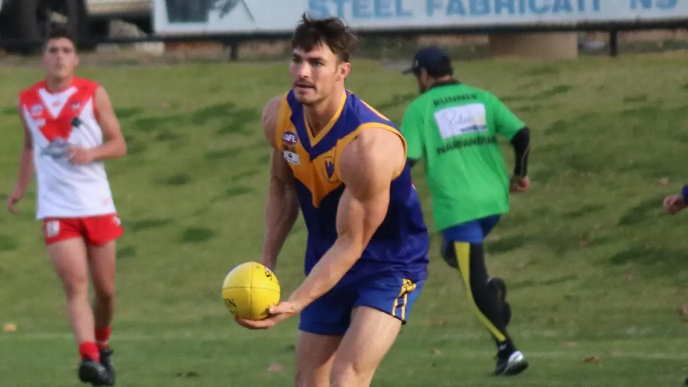 Eagles hold off Swans after strong first half