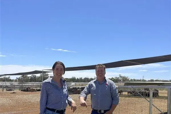 <p>Riverina Local Land services team leader sustainable agriculture, Michael Campbell (right)</p>\\n
