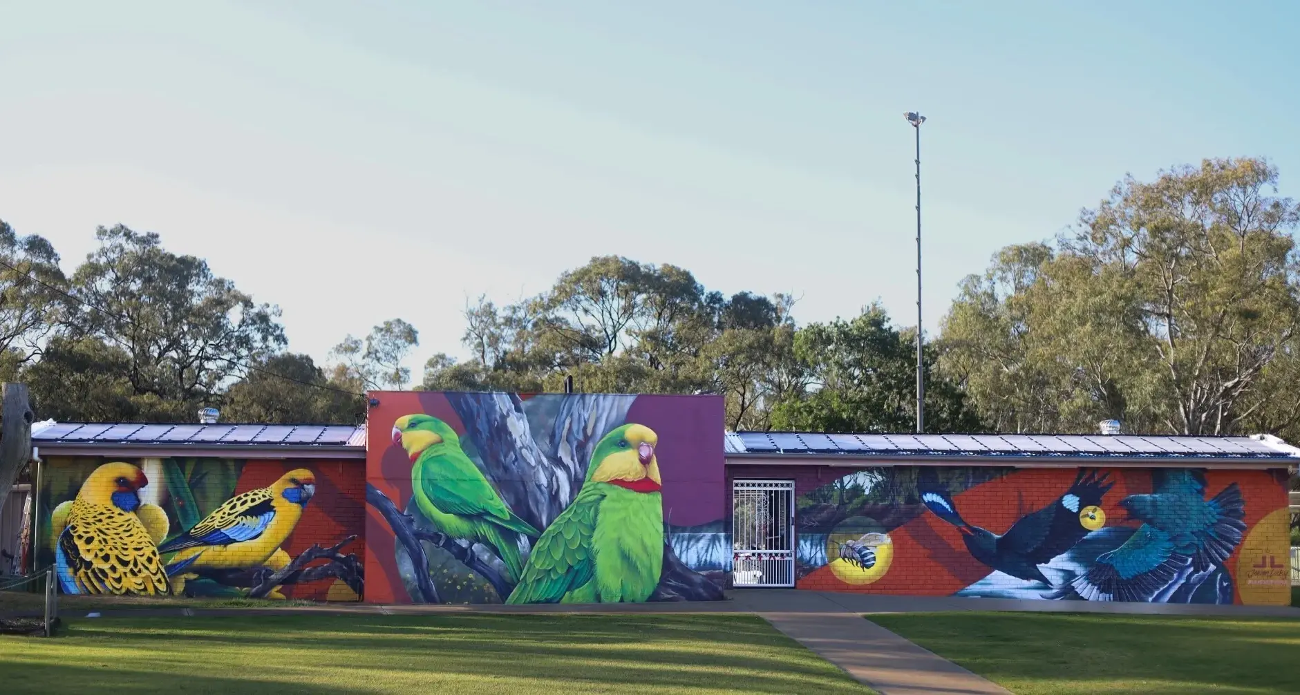 Painted wall at pool draws praise