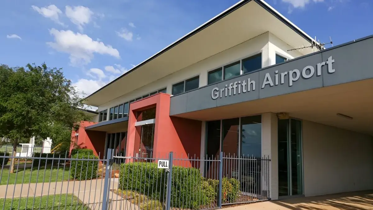 Hourly paid parking introduced at Griffith Airport despite push for first day free