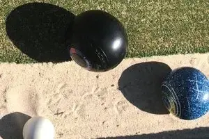 <p>Bowlers are having a great time in the Business Houses bowls competition.</p>\\n