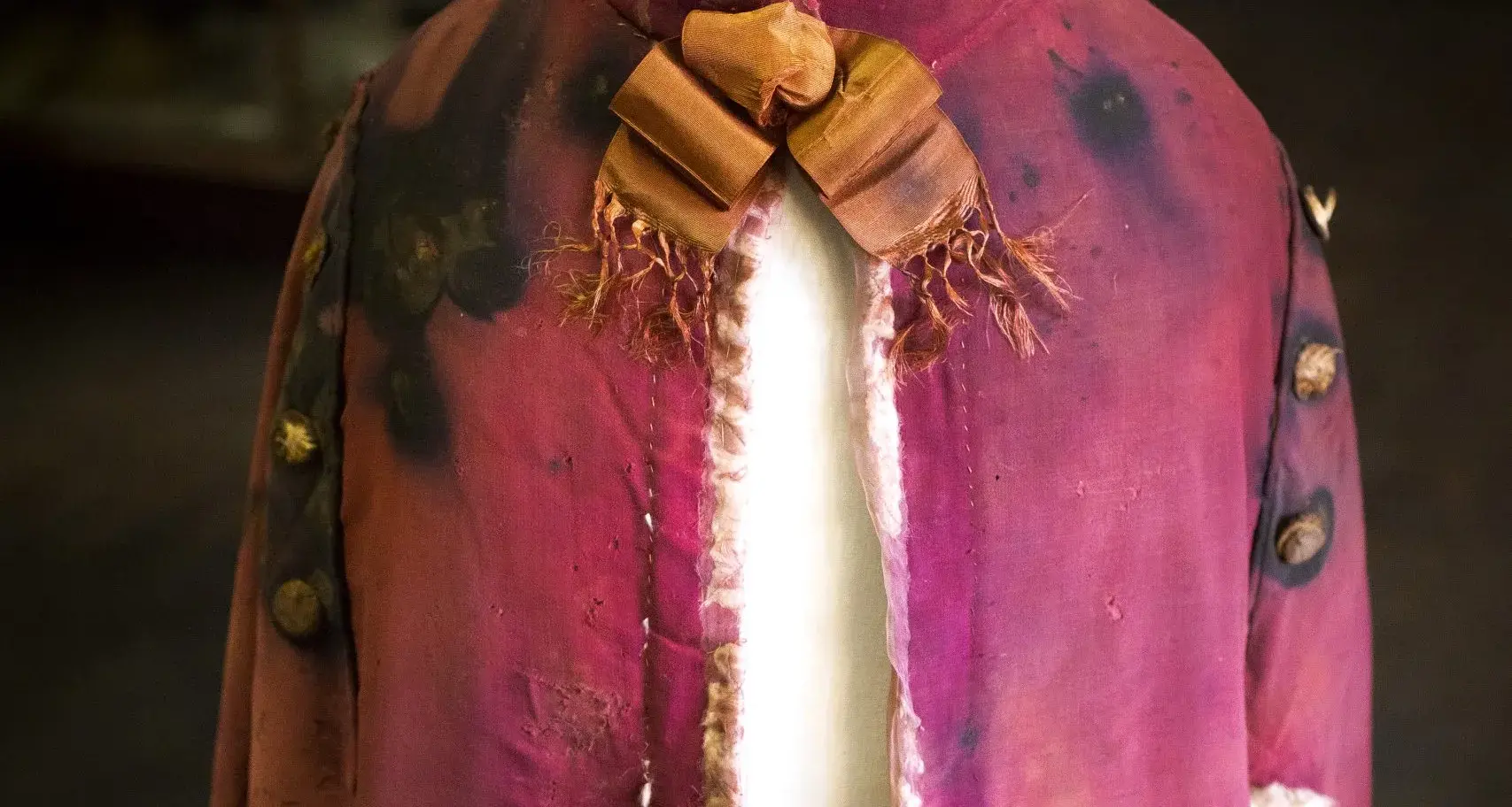 Council supports Museum Committee inbid for Macarthur cloak storage cabinet