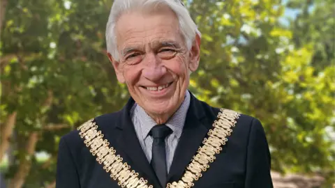 Water for town and region hot topic in mayoral report