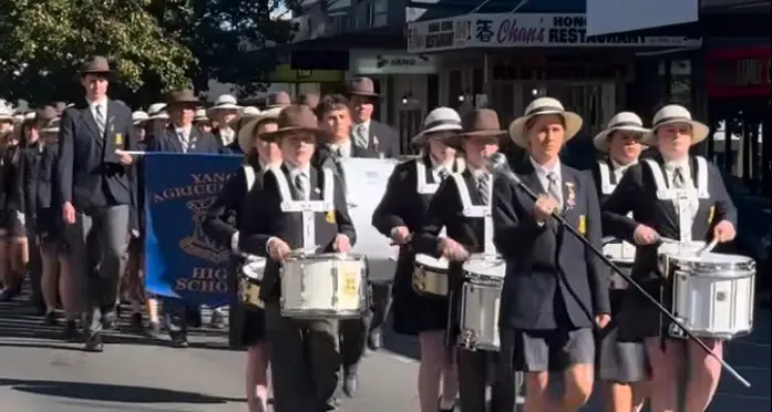 Hundreds show up to pay respect