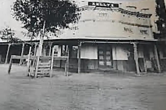 <p>The Royal Hotel or The Grongy first opened back in 1875.</p>\\n
