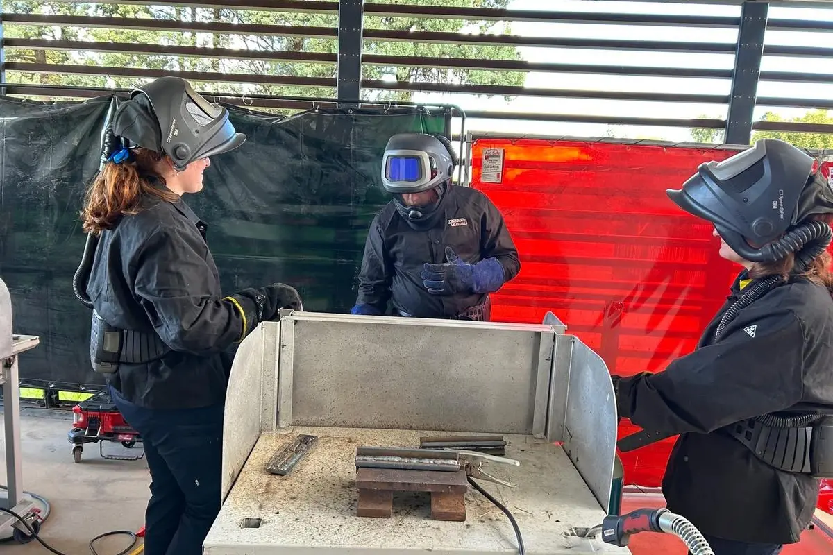 <p>Narrandera High School female students participated in a three-day workshop in welding.</p>\\n