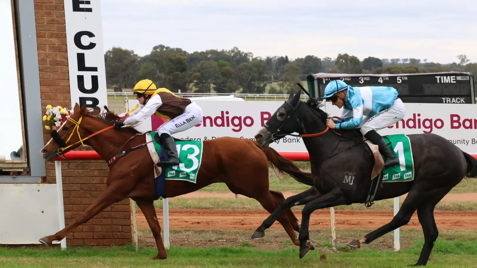 Local wins, bumper crowd and historicdead-heat headline race day