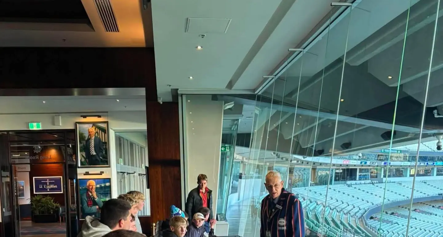 Melbourne footy experience for Eagles under 16s