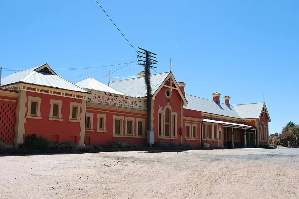 <p>Narrandera Railway Station.</p>\\n